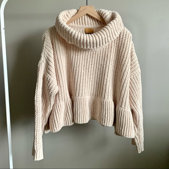 POL Turtleneck Oversized Sweater - Picture 3 of 6